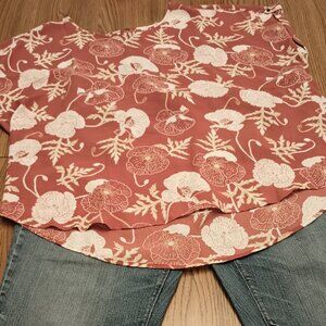Maurices Size XXL Rust Flowered Top (NWT)